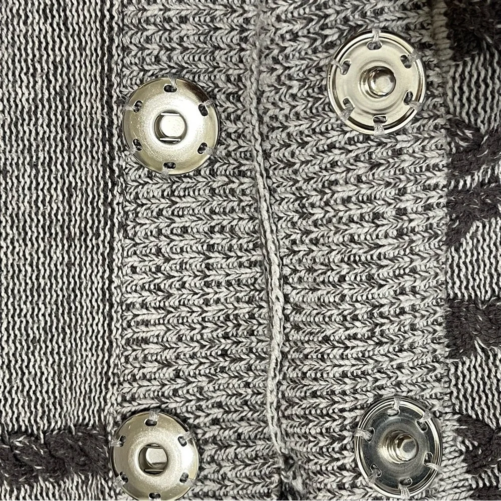 Ecote Urban Outfitter Woman Gray Knit Shawl Snap Button Cardigan Size S